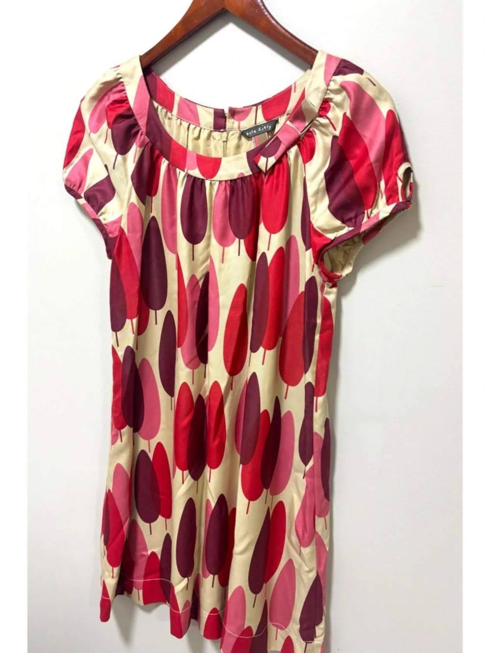 ASO Summer Roberts in The O.C. Vintage Orla Kiely Mini Tunic Abstract Leaf Dress